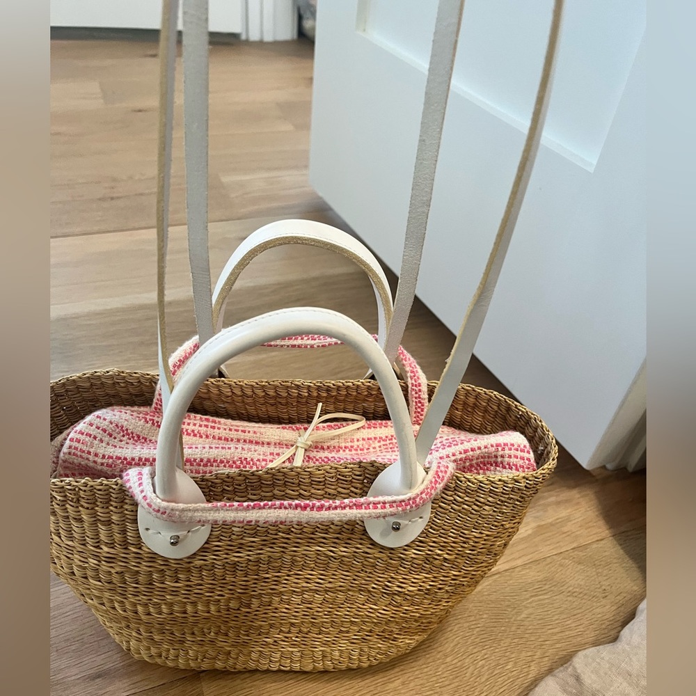 Nuun woven tote with cute insert